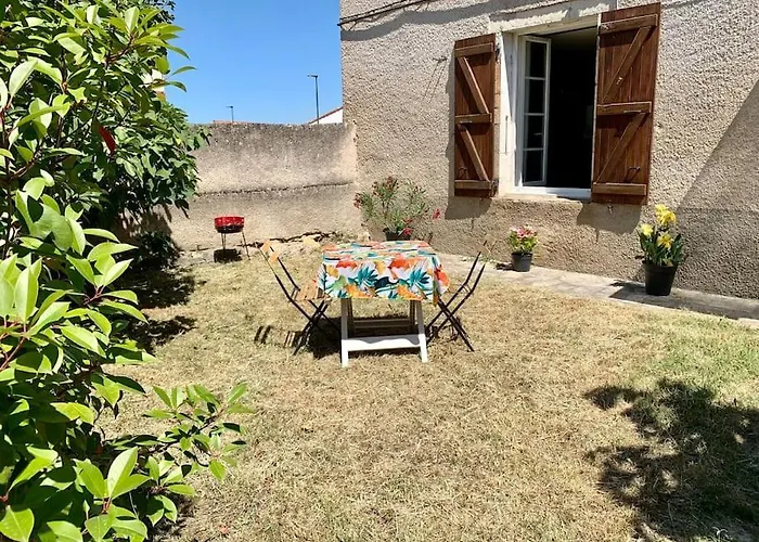 アパート Joli En Rez-de-chaussee プラディーヌ